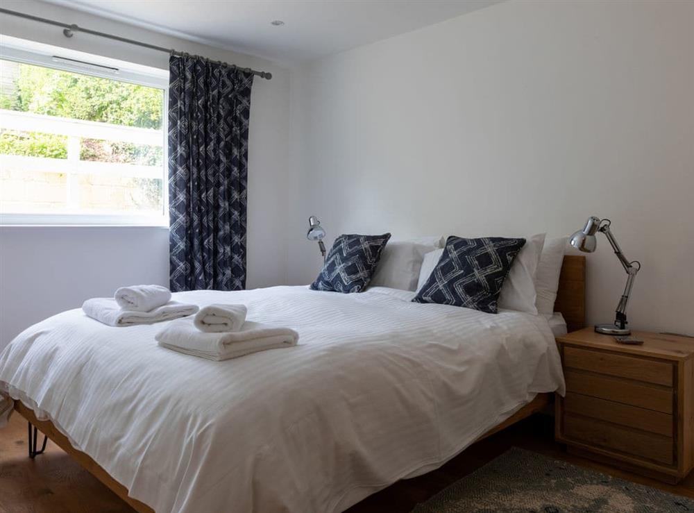 Relaxing double bedroom at 2 Lyndhurst in Salcombe, Devon