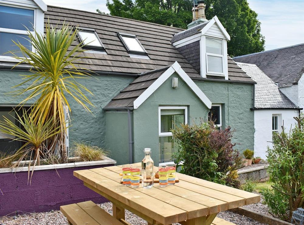 Charming cottage at 2 Northbank Cottages in Whiting Bay, Isle of Arran, Scotland