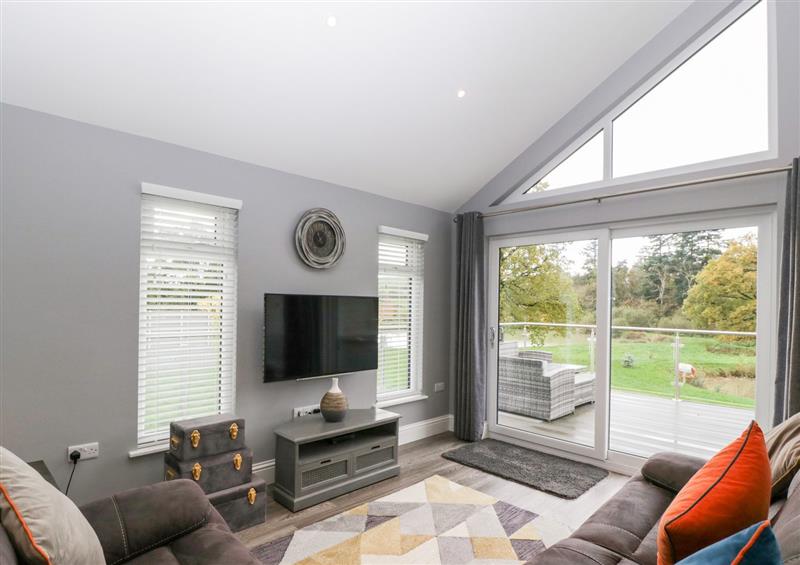 Enjoy the living room (photo 2) at 2 Oak Park, Shillingford near Bampton