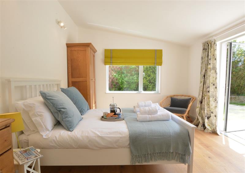 One of the bedrooms (photo 2) at 2 Pink Cottages, Aldeburgh, Aldeburgh