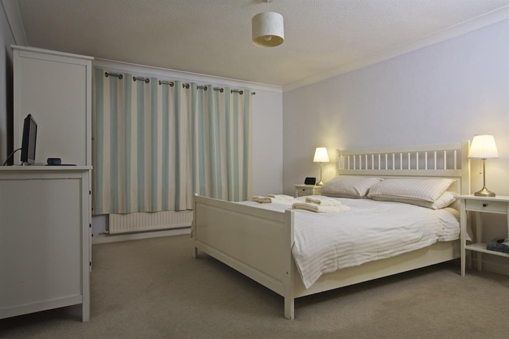En suite double bedroom at 2 Poundstone Court in , Salcombe