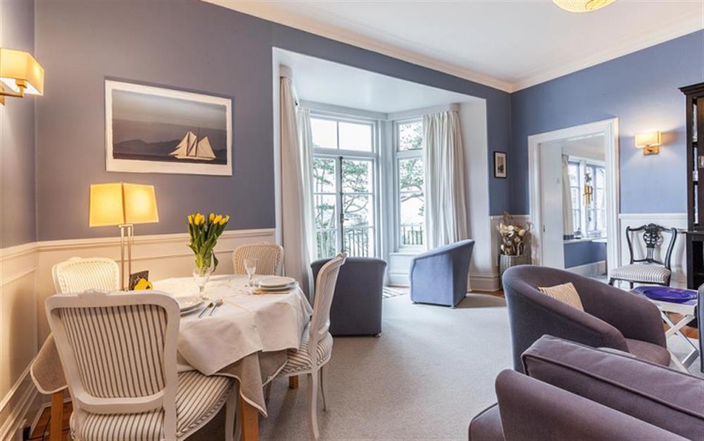 Lounge and dining at 2 Ringrone in Salcombe