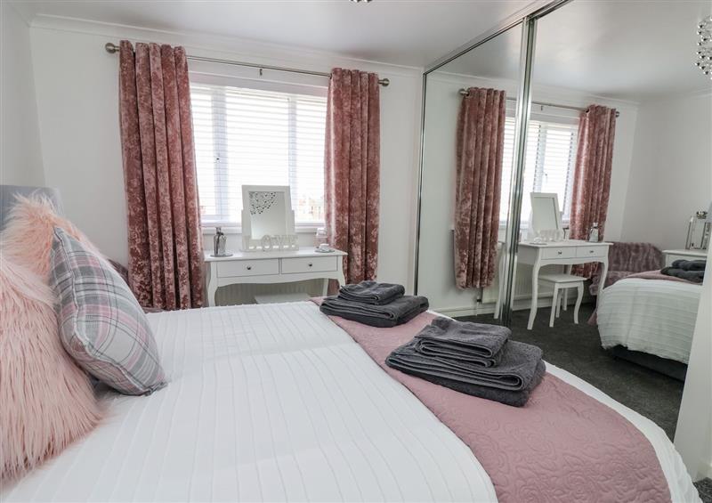 Bedroom (photo 2) at 2 Rowan Walk, Hornsea