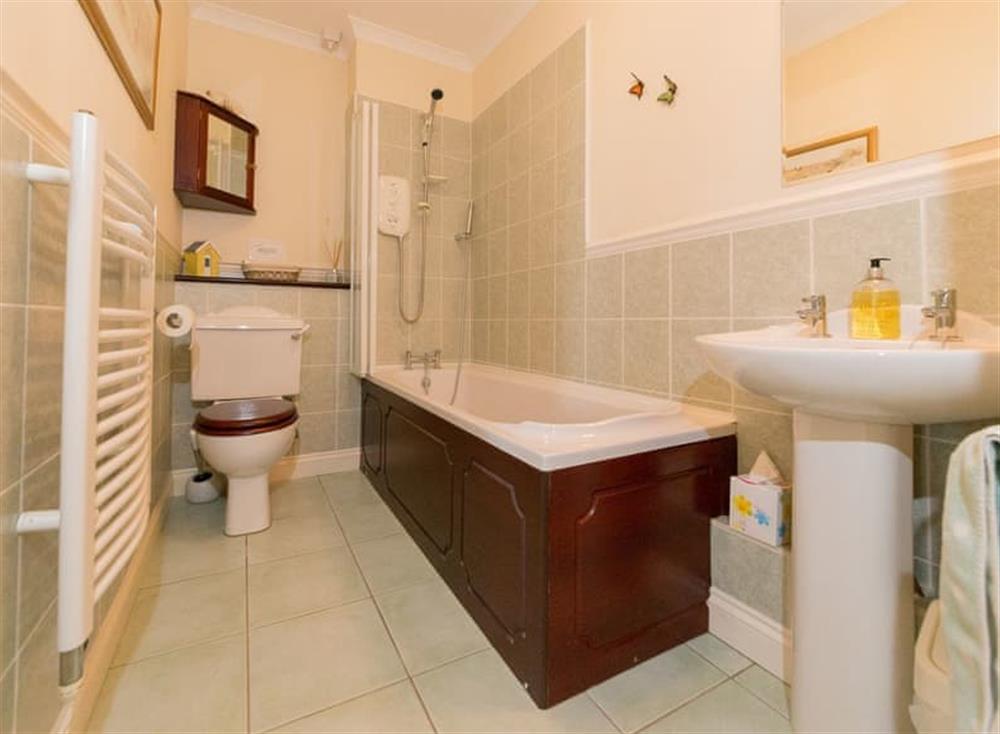 Bathroom at 2 Seabreeze Cottages in Isle of Wight, Freshwater & West Wight