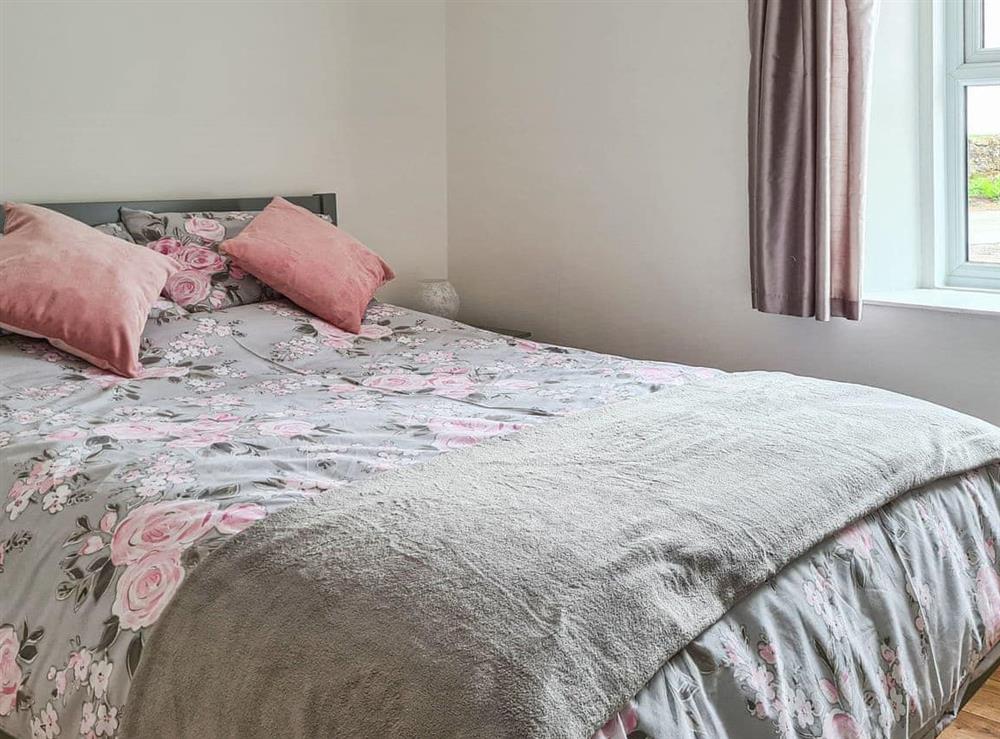 Double bedroom at 2 Setonhill Cottages in Longniddry, East Lothian