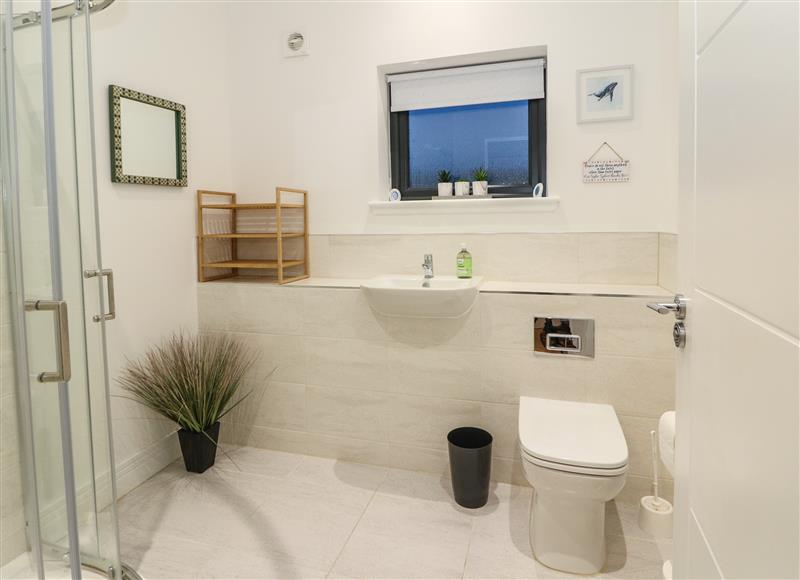 The bathroom (photo 2) at 2 Strathtay Lodges, Aberfeldy