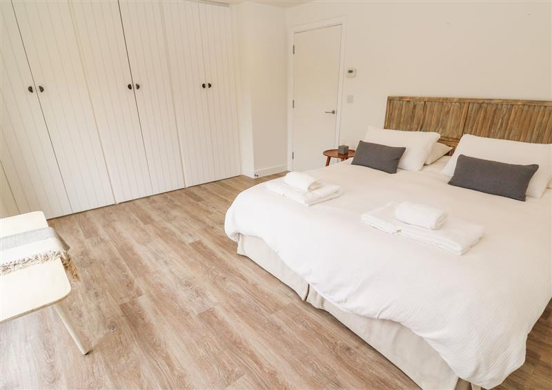 One of the 2 bedrooms at 2 The Dunes, Swanpool near Falmouth