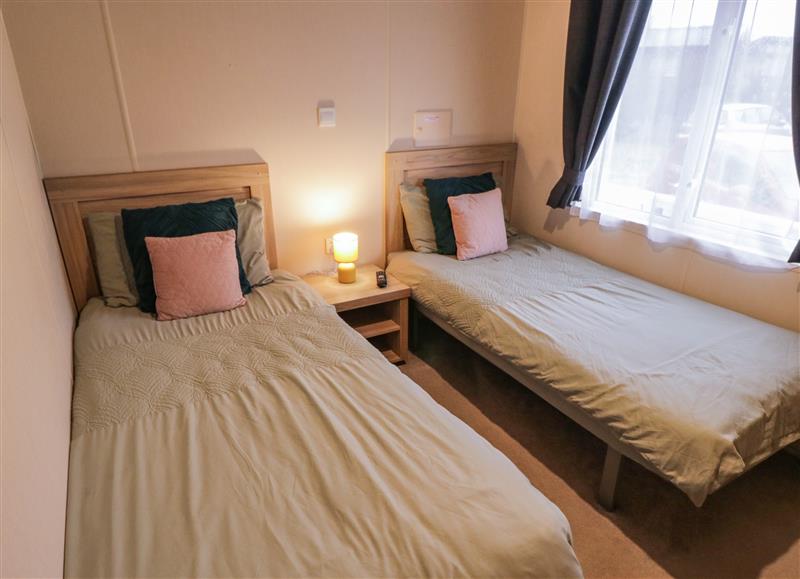 One of the 3 bedrooms (photo 2) at 2 The Green, Tattershall Lakes Country Park