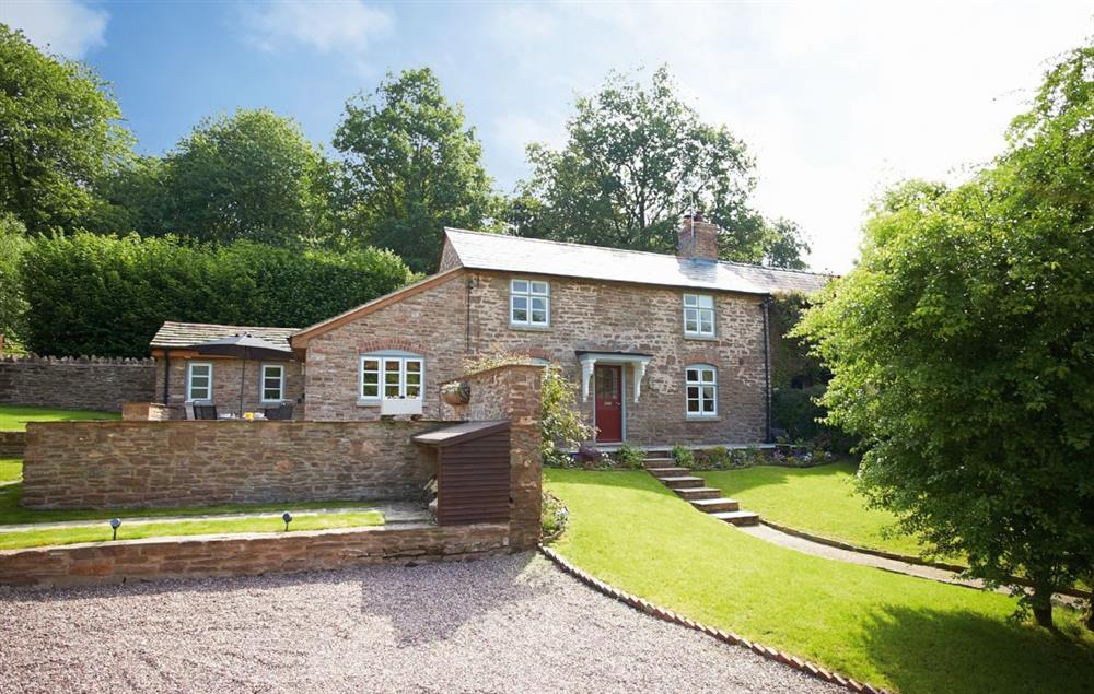 2 The Oaks is a beautiful 19th century semi-detached sandstone cottage at 2 The Oaks, Hoarwithy