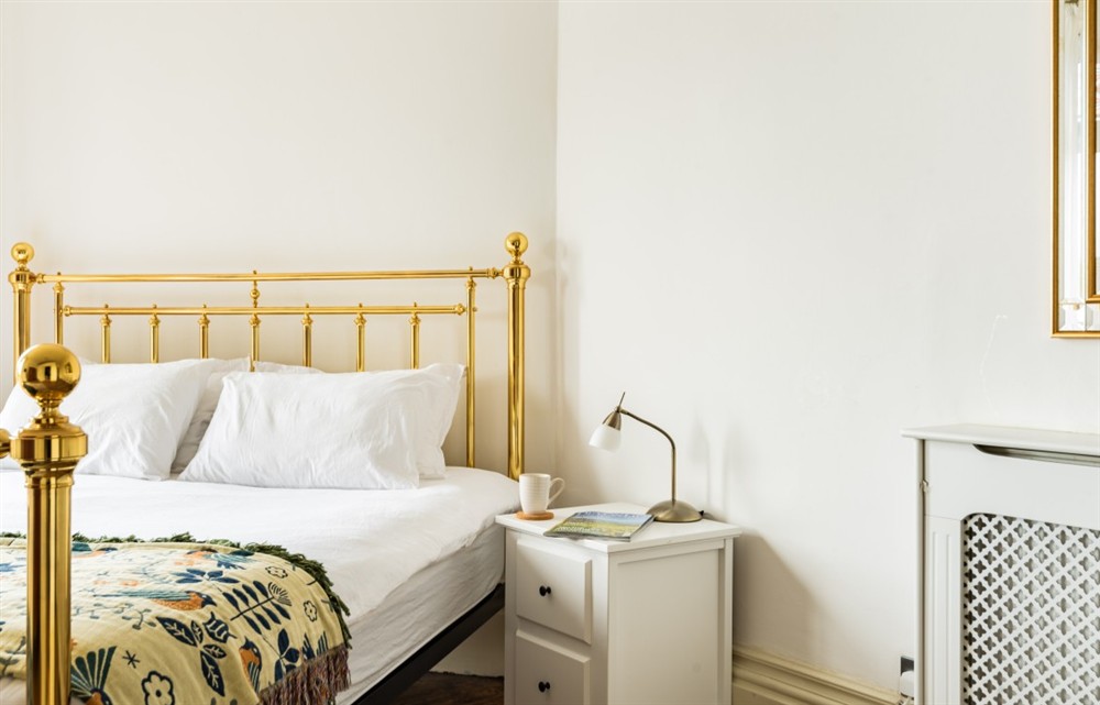 A bedroom in 2 Thurlestone Court at 2 Thurlestone Court in Dartmouth