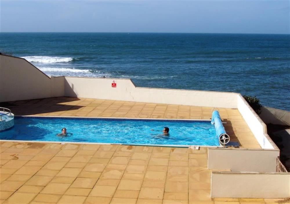 The Swiming pool and terrace at 2 Thurlestone Rock in Thurlestone