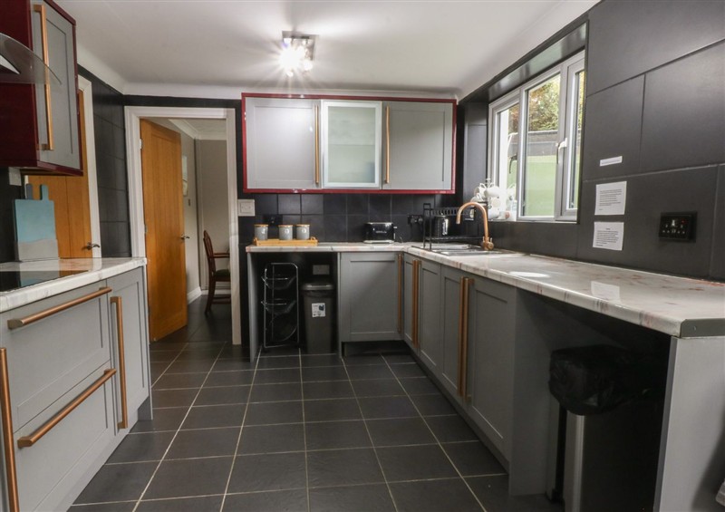 Kitchen (photo 2) at 2 Trem Y Don, Llysfaen