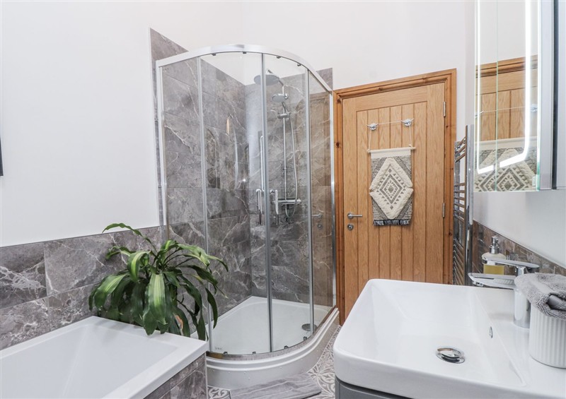 The bathroom at 2 Trem Y Mor, Llanfwrog near Llanfachraeth