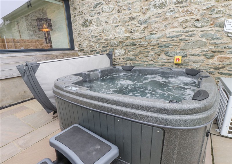 The hot tub at 2 Trem Y Mor, Llanfwrog near Llanfachraeth