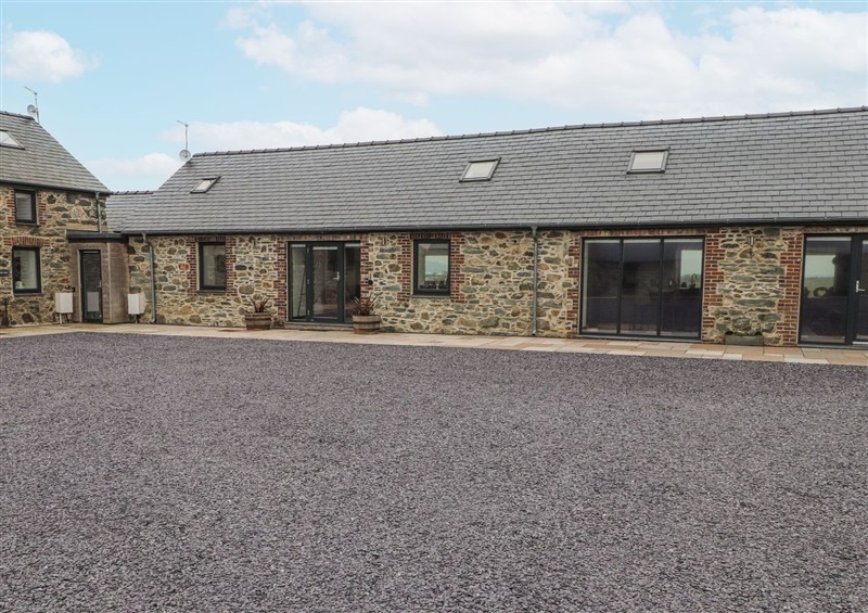This is the setting of 2 Trem Y Mor at 2 Trem Y Mor, Llanfwrog near Llanfachraeth