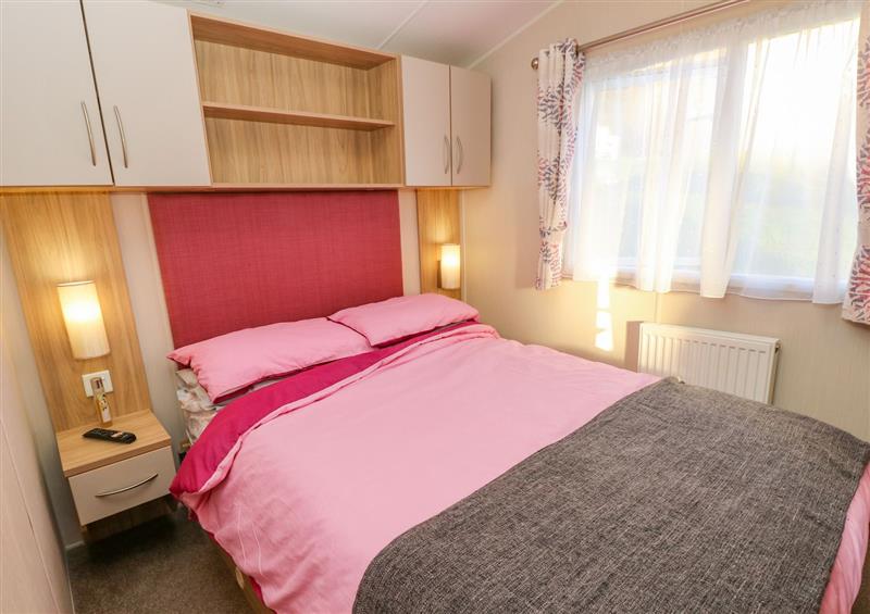 This is a bedroom at 21 Caulker Rest, Bembridge