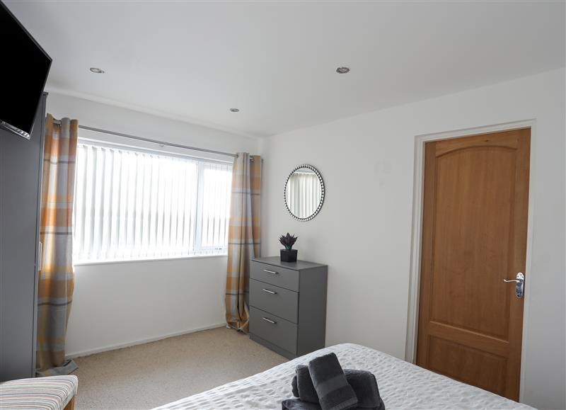 This is a bedroom (photo 2) at 21 Min Y Mor, Pwllheli