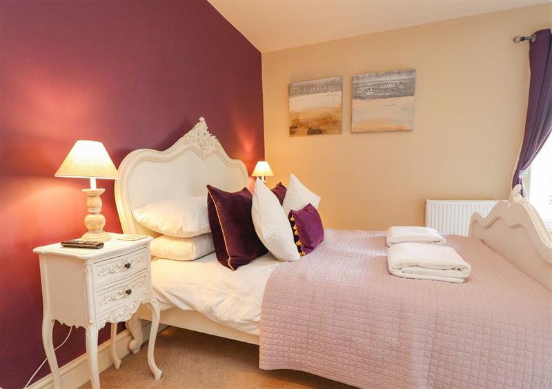One of the 3 bedrooms (photo 2) at 21 West View, Clitheroe