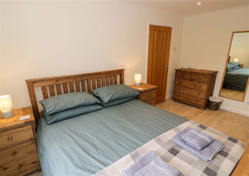 One of the 3 bedrooms (photo 2) at 22 Old Chapel Close, Kidlington