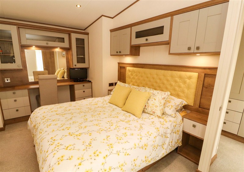 One of the 2 bedrooms (photo 2) at 22 Yealand, Carnforth