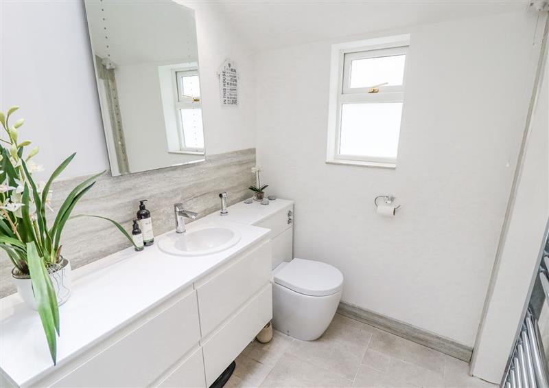 This is the bathroom (photo 2) at 23 Bridge End Road, Grantham