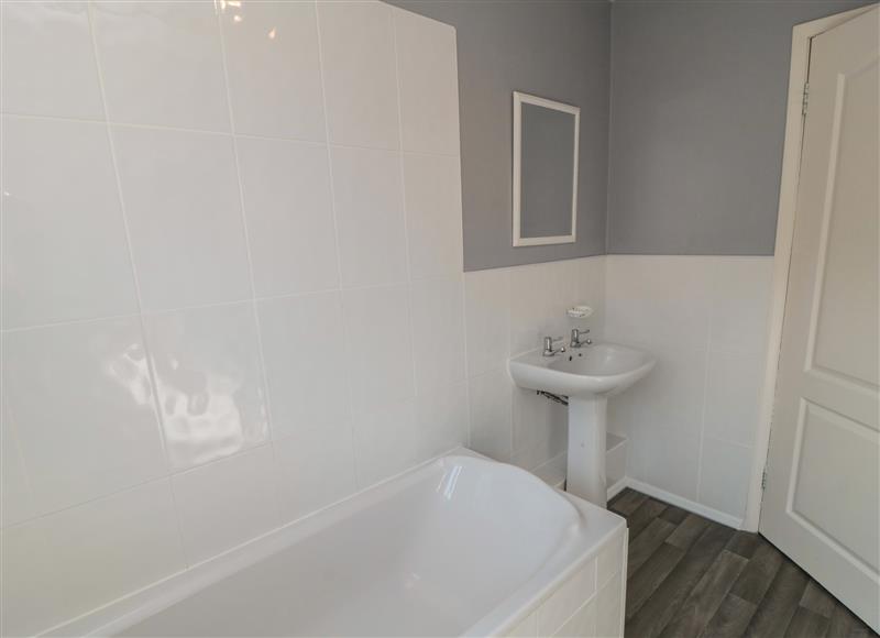 The bathroom at 23 Carvers Court, Brotton