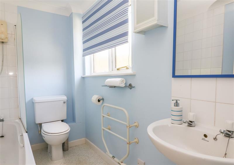 Bathroom at 24 Pendra Loweth, Falmouth