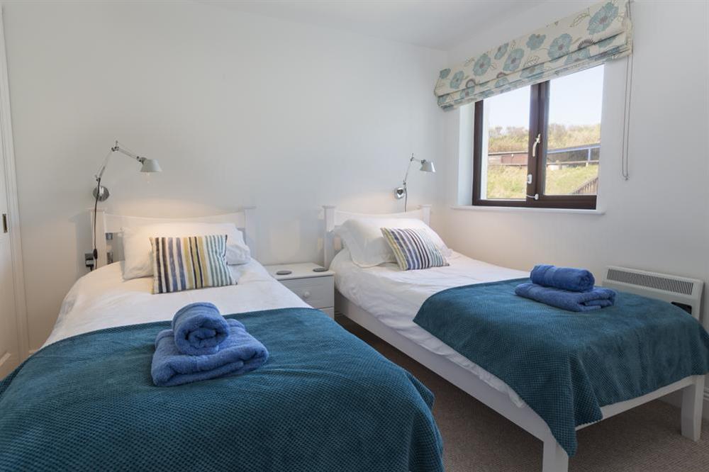 En suite twin bedroom at 25 Burgh Island Causeway in , Bigbury-on-Sea