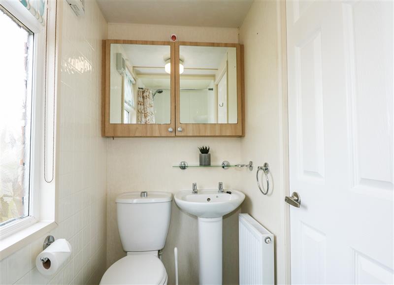 This is the bathroom at 25 Foxburrow Hang, Fritton near Belton