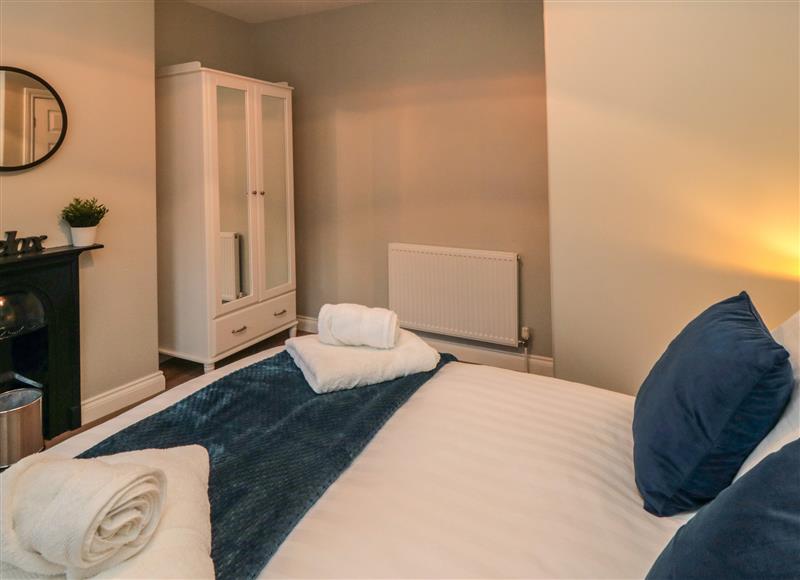A bedroom in 25 Victoria Park Avenue (photo 2) at 25 Victoria Park Avenue, Scarborough