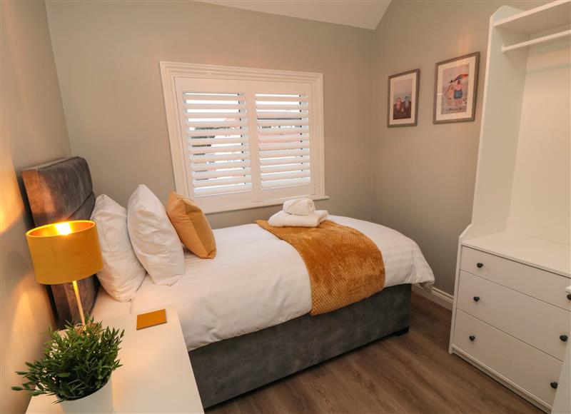 A bedroom in 25 Victoria Park Avenue (photo 3) at 25 Victoria Park Avenue, Scarborough