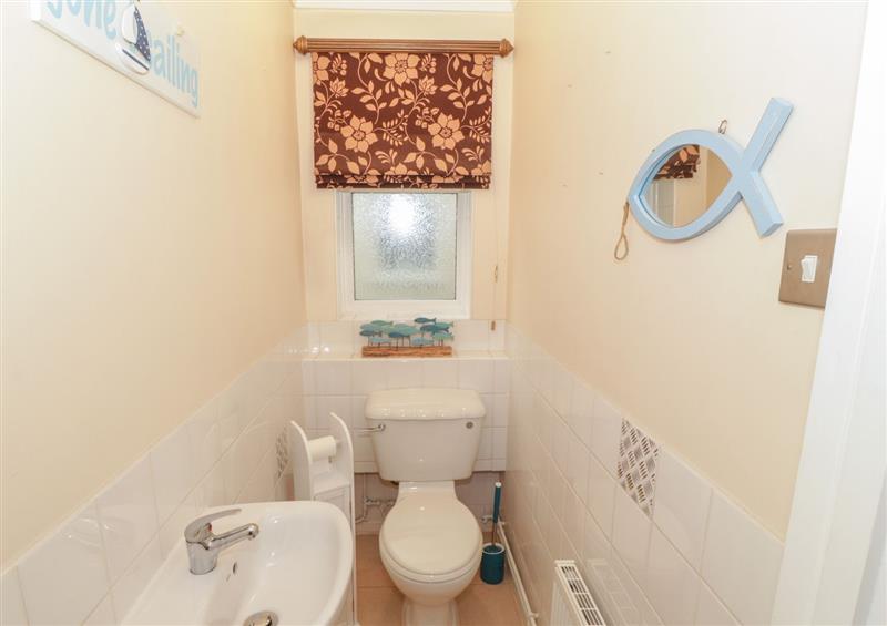 The bathroom at 26 Cefn Y Gader, Morfa Bychan