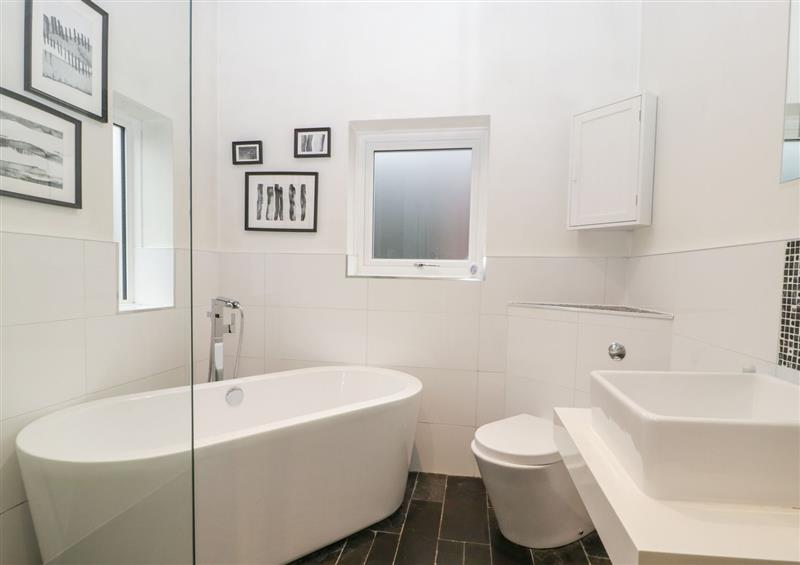 Bathroom (photo 3) at 27 Bere Lane, Glastonbury