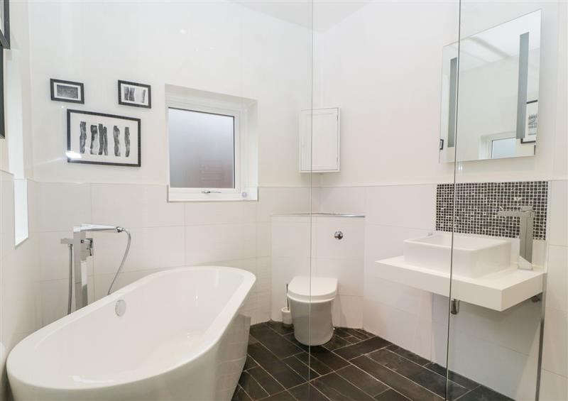 The bathroom (photo 2) at 27 Bere Lane, Glastonbury
