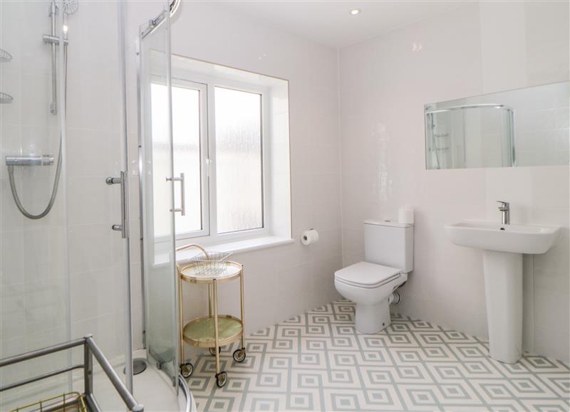 This is the bathroom (photo 2) at 27 Exeter Street, Teignmouth