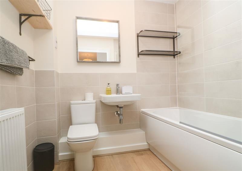 The bathroom at 27 Nelsons Reach, Falmouth