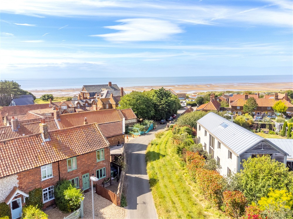 A stones thow away from the beach at 27 Sea Lane, Old Hunstanton