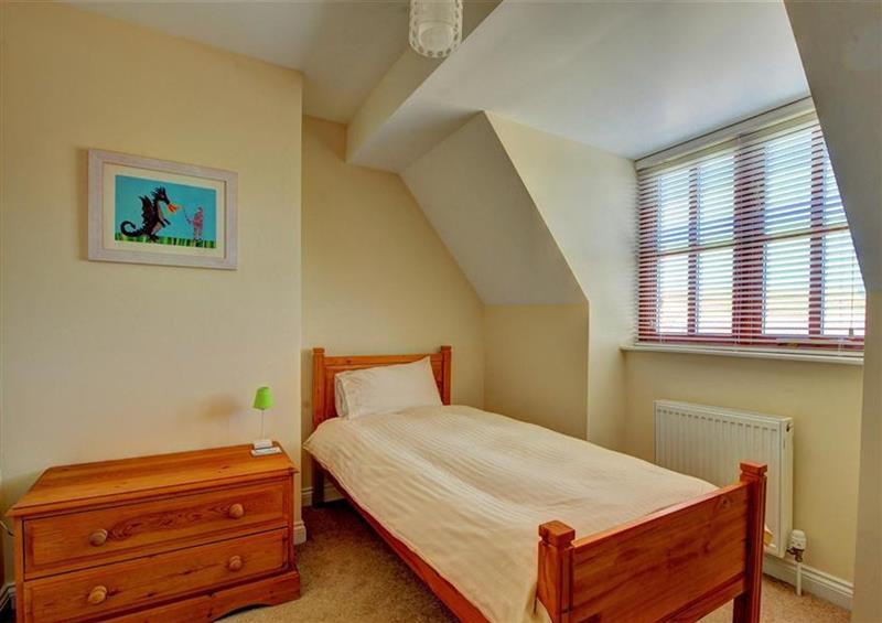 A bedroom in 28 Barnes Meadow (photo 4) at 28 Barnes Meadow, Uplyme
