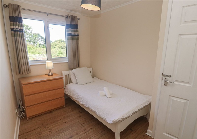 Bedroom (photo 2) at 28 Guildford Road, Hayle