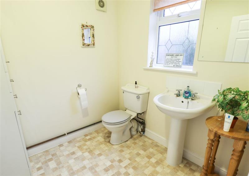 The bathroom (photo 2) at 283 London Road, Wyberton
