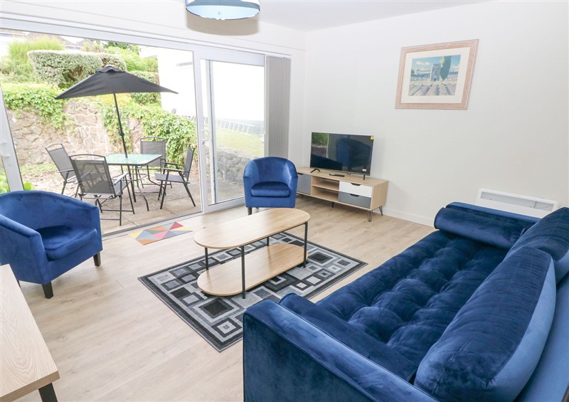 Enjoy the living room (photo 2) at 29 Coedrath Park, Saundersfoot