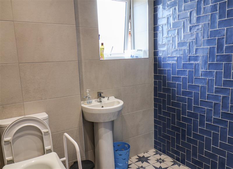 The bathroom (photo 2) at 29 Gap Road, Hunmanby
