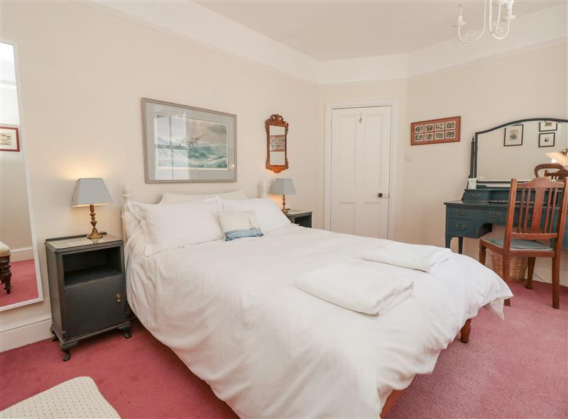 This is a bedroom (photo 4) at 29b Lower Street, Dartmouth