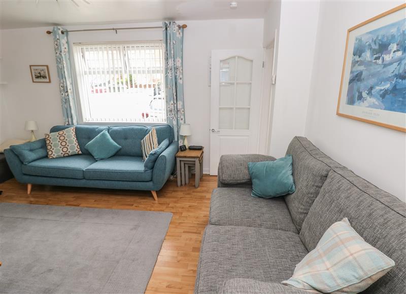 Relax in the living area at 3 Aelybryn, Pwll