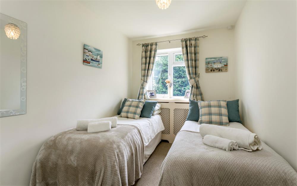 Twin bedroom - 2ft 6 beds at 3 Allington Square in Bridport