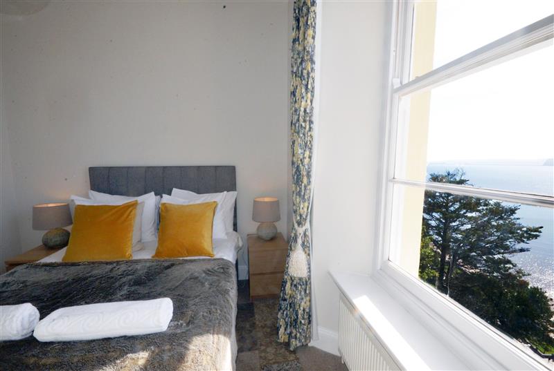 A bedroom in 3 Astor House at 3 Astor House, Devon