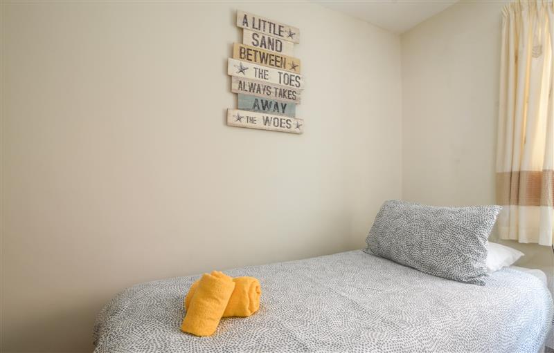 One of the 2 bedrooms (photo 2) at 3 Bay View Court, Lyme Regis