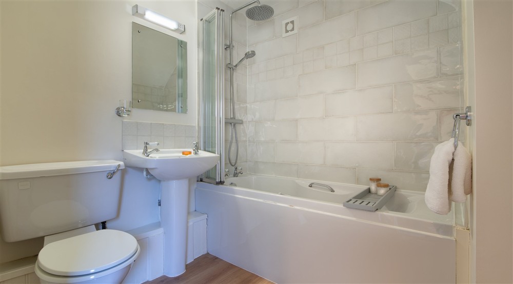 The bathroom at 3 Cart Lodge Barn in Upper Sheringham, Norfolk