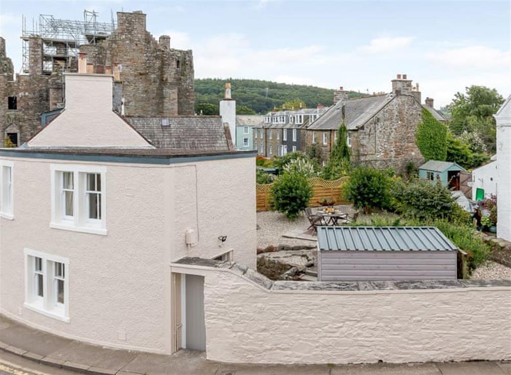 3 Castlebank in Kirkcudbright, Kirkcudbrightshire sleeps 4