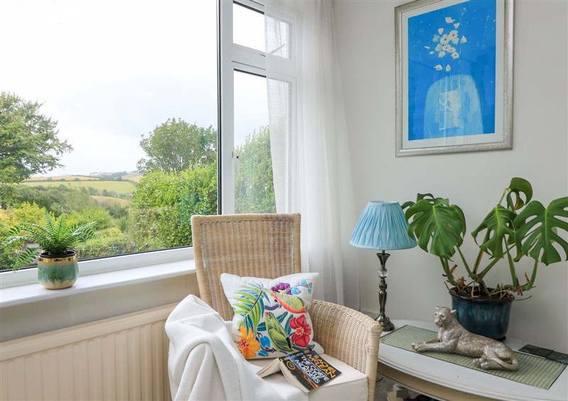 Inside (photo 3) at 3 Chantry Hill, Slapton